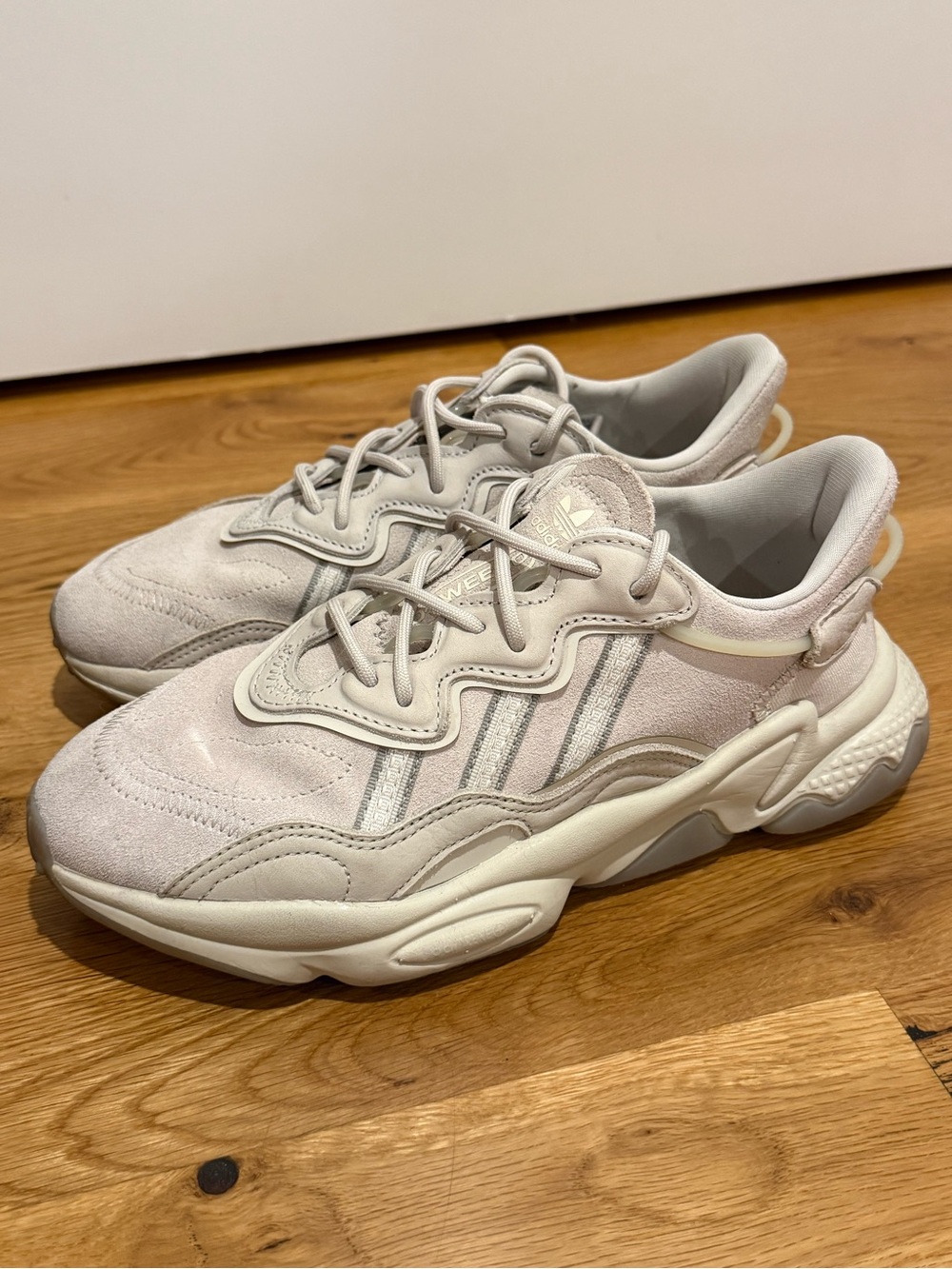 Women’s Adidas Ozweego Sneakers in size 7